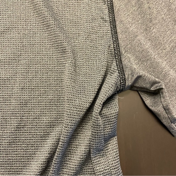 Mens Under Armour Fitted Heat Gear Shirt - Small - Picture 2 of 6